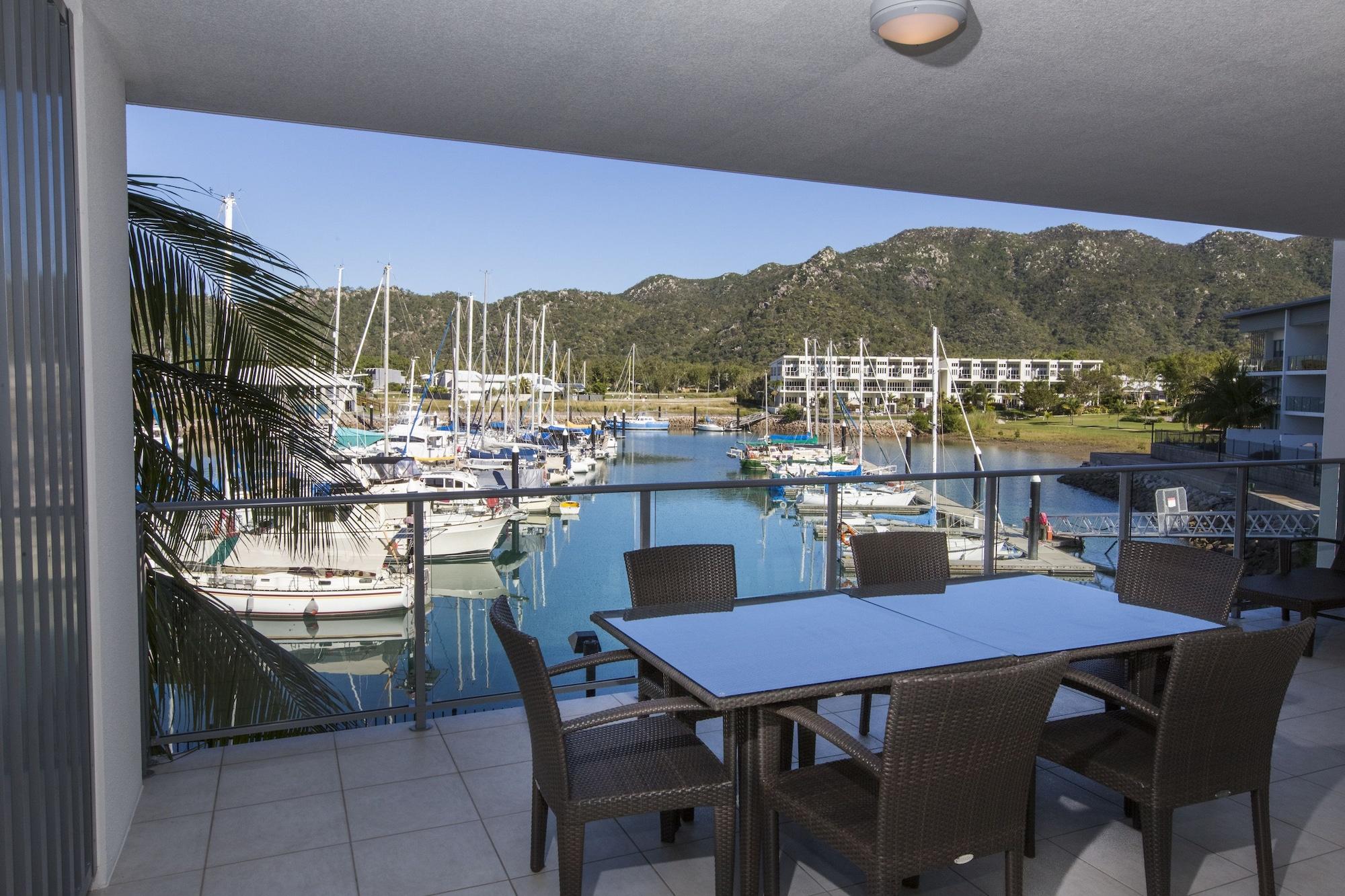 蓝色辣椒酒店 耐莉湾 外观 照片 View of the marina from a private balcony