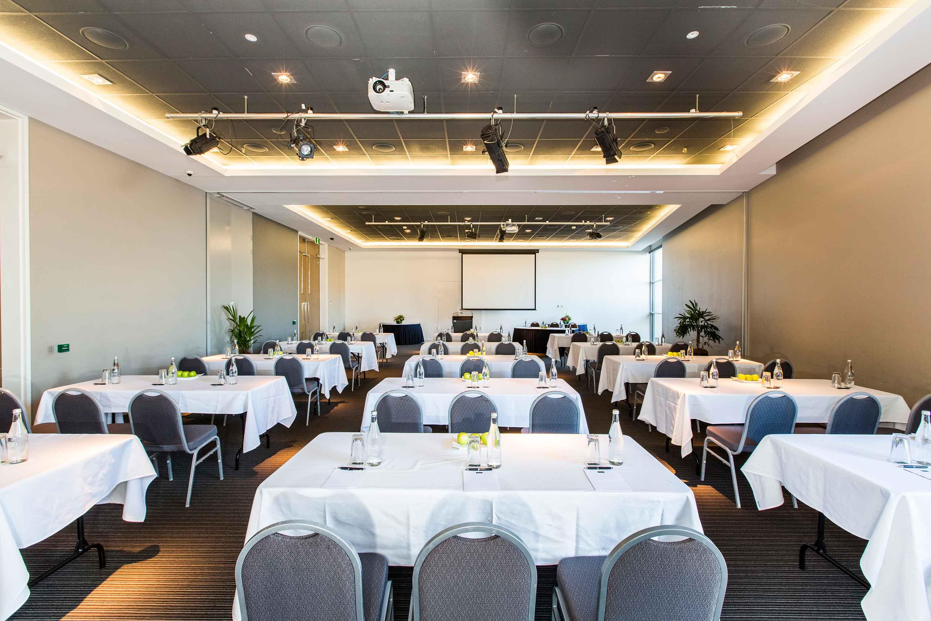蓝色辣椒酒店 耐莉湾 外观 照片 The conference room