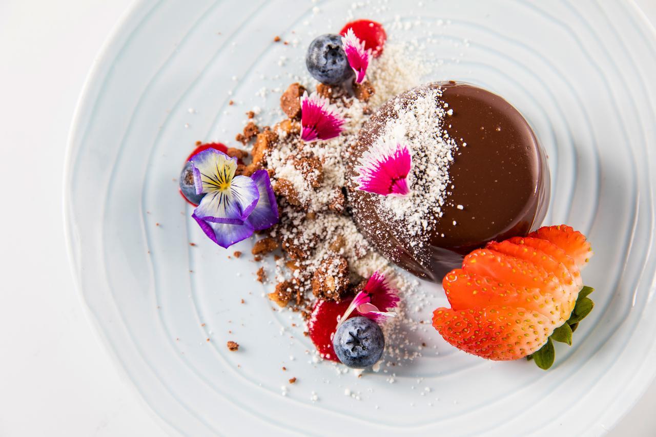 蓝色辣椒酒店 耐莉湾 外观 照片 A chocolate dessert