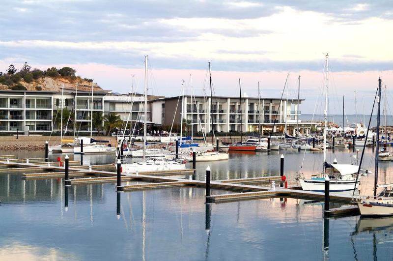 蓝色辣椒酒店 耐莉湾 外观 照片 The Marina at Tumby Bay